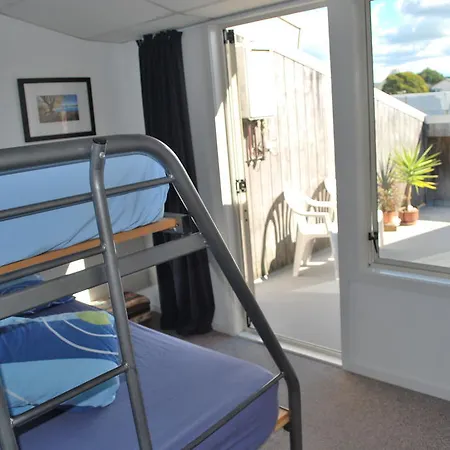 Loft 109 Backpackers Hostel Tauranga Room photo